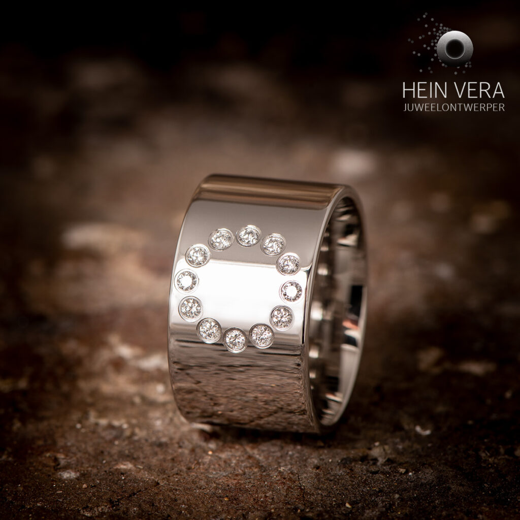 Ring in cobalt-chrome met diamantjes_26_HeinVera